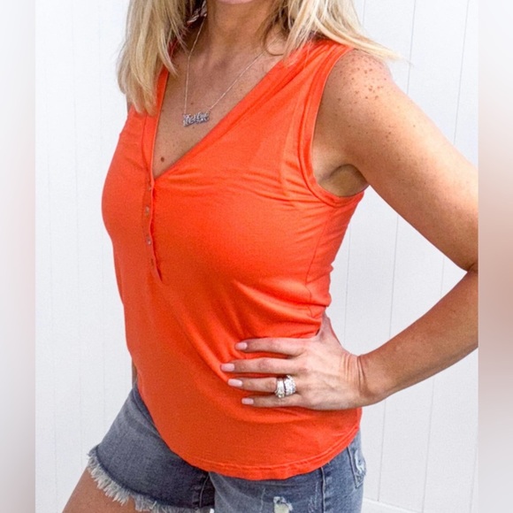 POL SUPER SOFT BUTTON V NECKLINE SLEEVELESS TANK TOP IN ORANGE SIZE XL NWOT - Picture 5 of 9